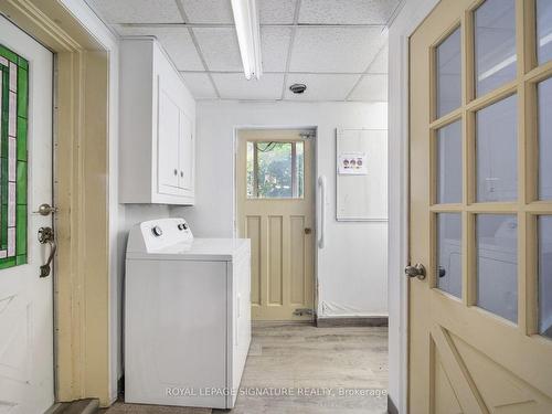 58 Oxford St, Richmond Hill, ON - Indoor Photo Showing Laundry Room