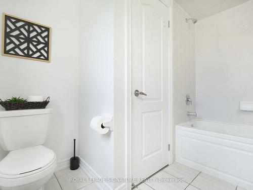 9-420 Linden Dr, Cambridge, ON - Indoor Photo Showing Bathroom