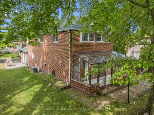 58A Oxford St, Richmond Hill, ON - Outdoor