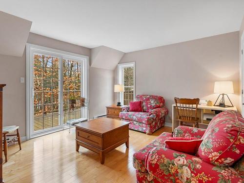 Boudoir - 60 Rue Du Tour-Du-Lac, Gore, QC - Indoor Photo Showing Living Room