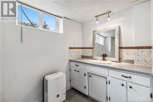 209 Bessborough Avenue, Moncton, NB - Indoor Photo Showing Bathroom