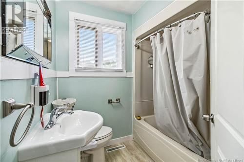 209 Bessborough Avenue, Moncton, NB - Indoor Photo Showing Bathroom