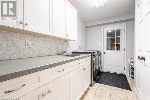 2049 Country Club Drive, Burlington, ON - Indoor Photo Showing Kitchen