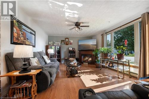 212 Gould Avenue, North Bay, ON - Indoor Photo Showing Living Room With Fireplace