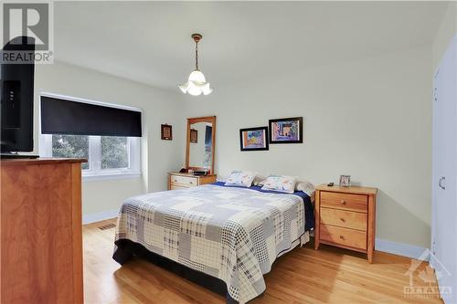 232 Belford Crescent, Ottawa, ON - Indoor Photo Showing Bedroom