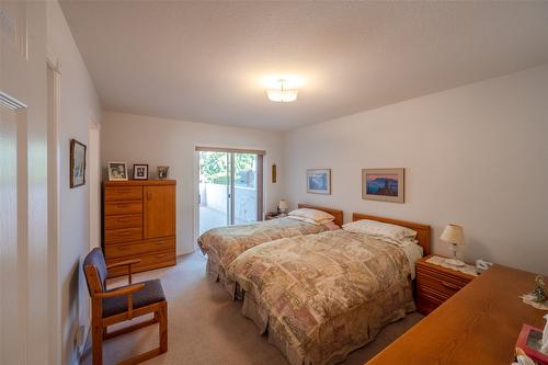 145-1634 Carmi Avenue, Penticton, BC - Indoor Photo Showing Bedroom