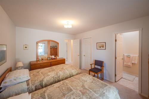 145-1634 Carmi Avenue, Penticton, BC - Indoor Photo Showing Bedroom