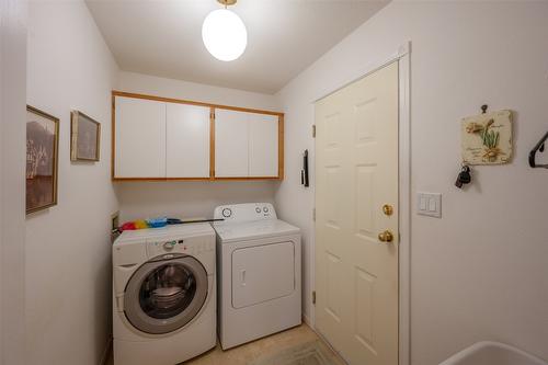 145-1634 Carmi Avenue, Penticton, BC - Indoor Photo Showing Laundry Room