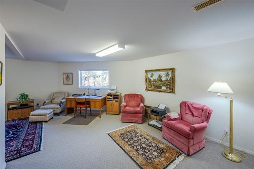 145-1634 Carmi Avenue, Penticton, BC - Indoor