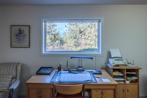 145-1634 Carmi Avenue, Penticton, BC - Indoor Photo Showing Office