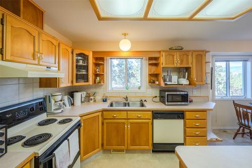 145-1634 Carmi Avenue, Penticton, BC - Indoor Photo Showing Kitchen With Double Sink