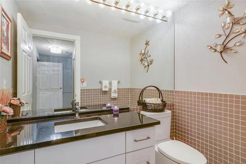 115-1156 Sunset Drive, Kelowna, BC - Indoor Photo Showing Bathroom