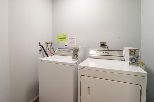 207-803 Fairview Road, Penticton, BC - Indoor Photo Showing Laundry Room