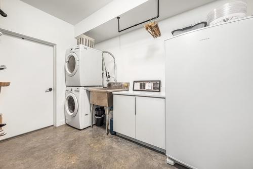 8725 Forsberg Road, Vernon, BC - Indoor Photo Showing Laundry Room