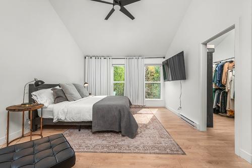 8725 Forsberg Road, Vernon, BC - Indoor Photo Showing Bedroom