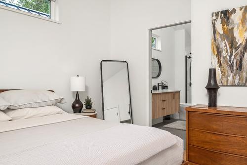 8725 Forsberg Road, Vernon, BC - Indoor Photo Showing Bedroom