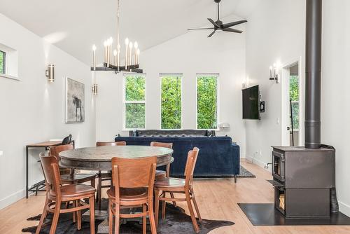 8725 Forsberg Road, Vernon, BC - Indoor Photo Showing Dining Room