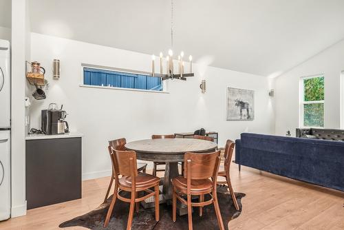 8725 Forsberg Road, Vernon, BC - Indoor Photo Showing Dining Room