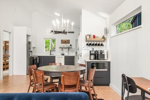 8725 Forsberg Road, Vernon, BC - Indoor Photo Showing Dining Room