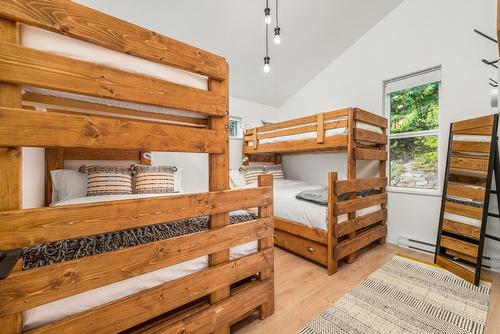 8725 Forsberg Road, Vernon, BC - Indoor Photo Showing Bedroom