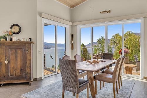 6376 Topham Place, Peachland, BC - Indoor Photo Showing Dining Room