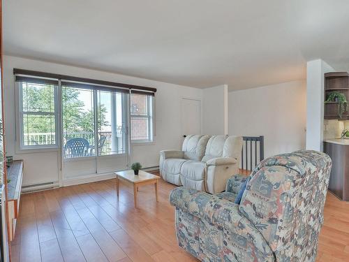 Salon - 202-12590 Rue Sherbrooke E., Montréal (Rivière-Des-Prairies/Pointe-Aux-Trembles), QC - Indoor Photo Showing Living Room