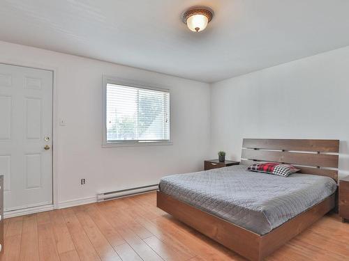 Chambre Ã Â coucher - 202-12590 Rue Sherbrooke E., Montréal (Rivière-Des-Prairies/Pointe-Aux-Trembles), QC - Indoor Photo Showing Bedroom