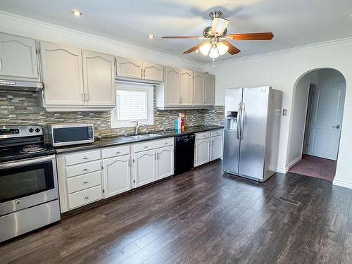 Upper-133 Cavell Ave, Hamilton, ON - Indoor Photo Showing Kitchen With Stainless Steel Kitchen With Double Sink