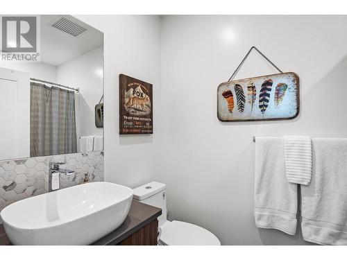 1130 Sun Peaks Road Unit# 201, Sun Peaks, BC - Indoor Photo Showing Bathroom