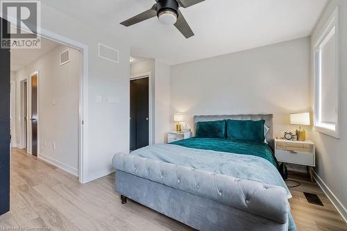 4 Wilings Lane, Hamilton, ON - Indoor Photo Showing Bedroom