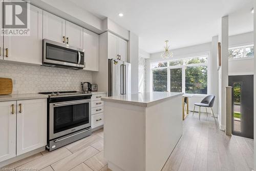 4 Wilings Lane, Hamilton, ON - Indoor Photo Showing Kitchen With Upgraded Kitchen