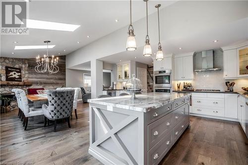 487 Eaglewood Drive, Hamilton, ON - Indoor Photo Showing Kitchen With Upgraded Kitchen