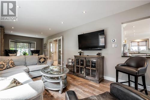 487 Eaglewood Drive, Hamilton, ON - Indoor Photo Showing Living Room