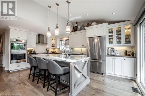 487 Eaglewood Drive, Hamilton, ON - Indoor Photo Showing Kitchen With Upgraded Kitchen