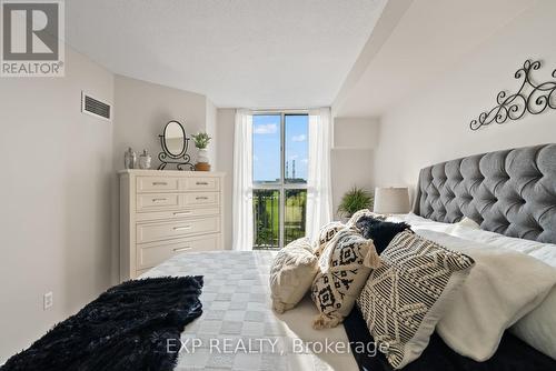 603 - 1625 Pickering Parkway, Pickering (Village East), ON - Indoor Photo Showing Bedroom