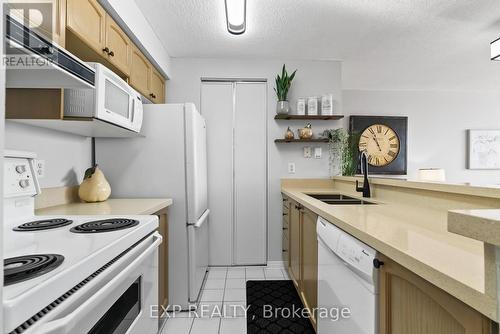 603 - 1625 Pickering Parkway, Pickering (Village East), ON - Indoor Photo Showing Kitchen With Double Sink