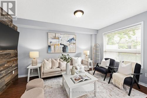 31 - 1087 Ormond Drive, Oshawa (Samac), ON - Indoor Photo Showing Living Room