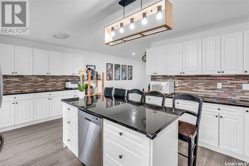 110 Shaftsbury Place, Saskatoon, SK - Indoor Photo Showing Kitchen With Upgraded Kitchen