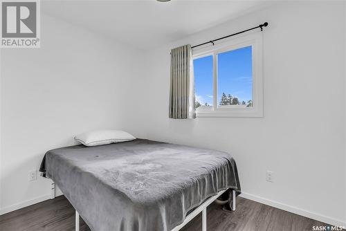 110 Shaftsbury Place, Saskatoon, SK - Indoor Photo Showing Bedroom