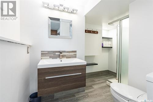 110 Shaftsbury Place, Saskatoon, SK - Indoor Photo Showing Bathroom