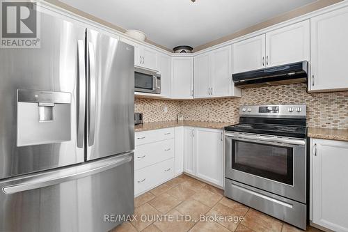 40 Oak Ridge Boulevard, Belleville, ON - Indoor Photo Showing Kitchen