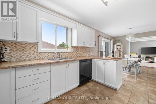 40 Oak Ridge Boulevard, Belleville, ON - Indoor Photo Showing Kitchen With Double Sink