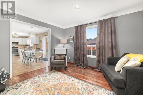 40 Oak Ridge Boulevard, Belleville, ON - Indoor Photo Showing Living Room