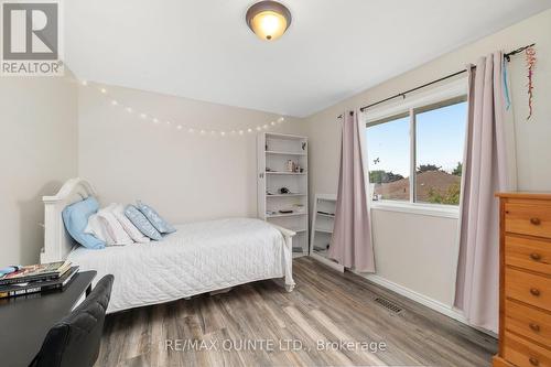 40 Oak Ridge Boulevard, Belleville, ON - Indoor Photo Showing Bedroom