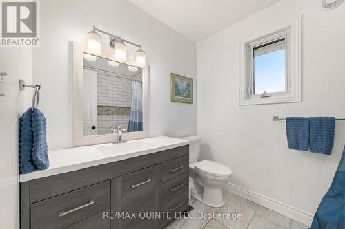 40 Oak Ridge Boulevard, Belleville, ON - Indoor Photo Showing Bathroom