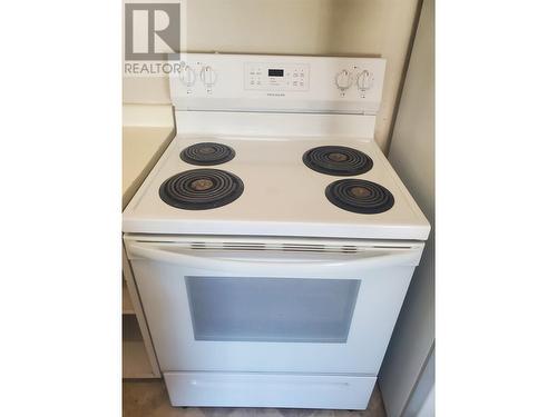 1451-1455 Milburn Avenue, Prince George, BC - Indoor Photo Showing Kitchen