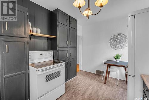 227 4Th Street E, Saskatoon, SK - Indoor Photo Showing Kitchen