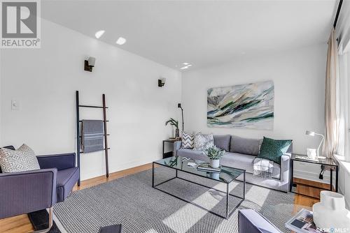 227 4Th Street E, Saskatoon, SK - Indoor Photo Showing Living Room