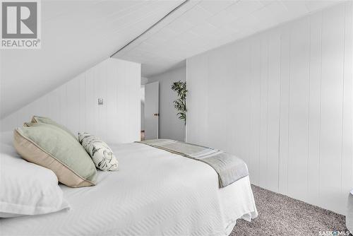 227 4Th Street E, Saskatoon, SK - Indoor Photo Showing Bedroom