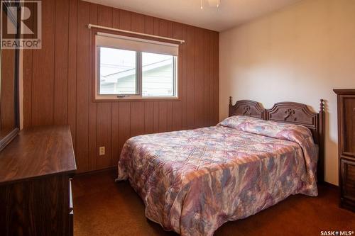 1624 C Avenue N, Saskatoon, SK - Indoor Photo Showing Bedroom